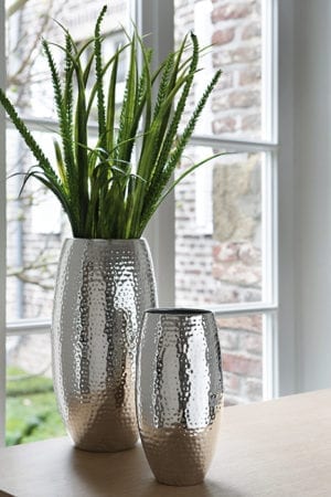 Vase „Africa", handgefertigt, von Fink, versilbert, Höhe 28cm 3