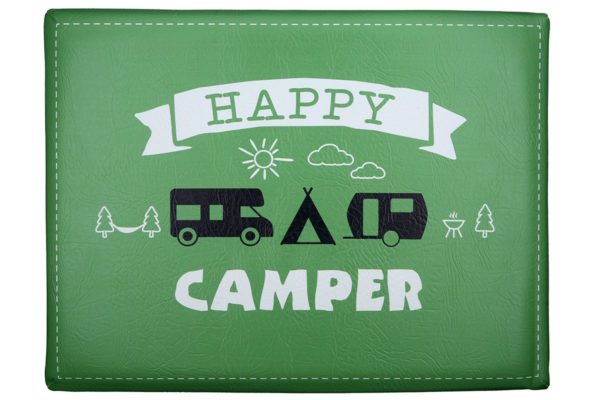 Sitzpolster „Happy Camper“ für Getränkekisten, grün, 34x44cm, von Gilde 1
